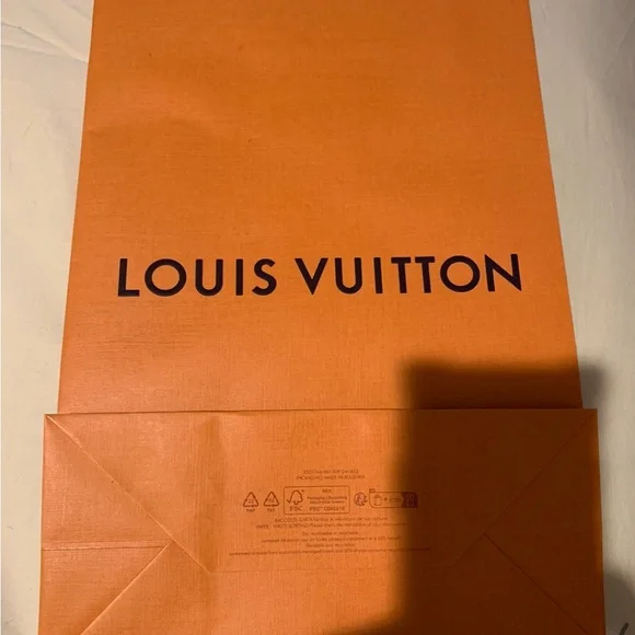 Louis Vuitton authentic brand new paper bag with handles. Must have! - Picture 3 of 4